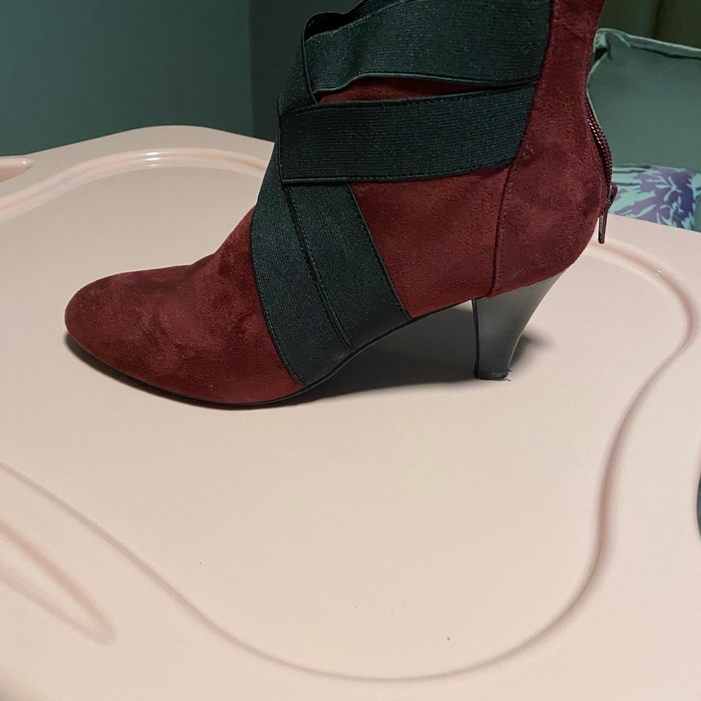 Wore once.  Like NEW